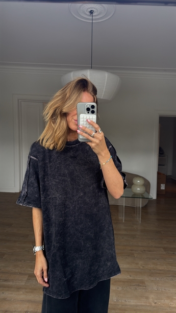 Gestuz, Naia Oversized Tee, Black Brown Washed