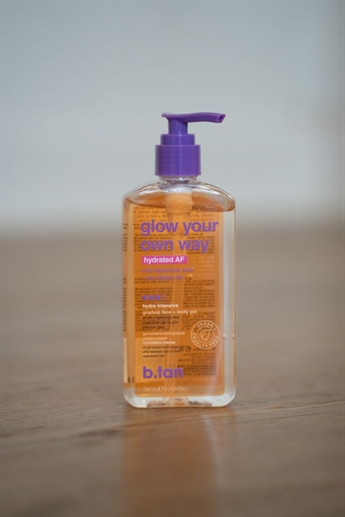b.tan, glow your own way - Hydrated AF - 236 ml