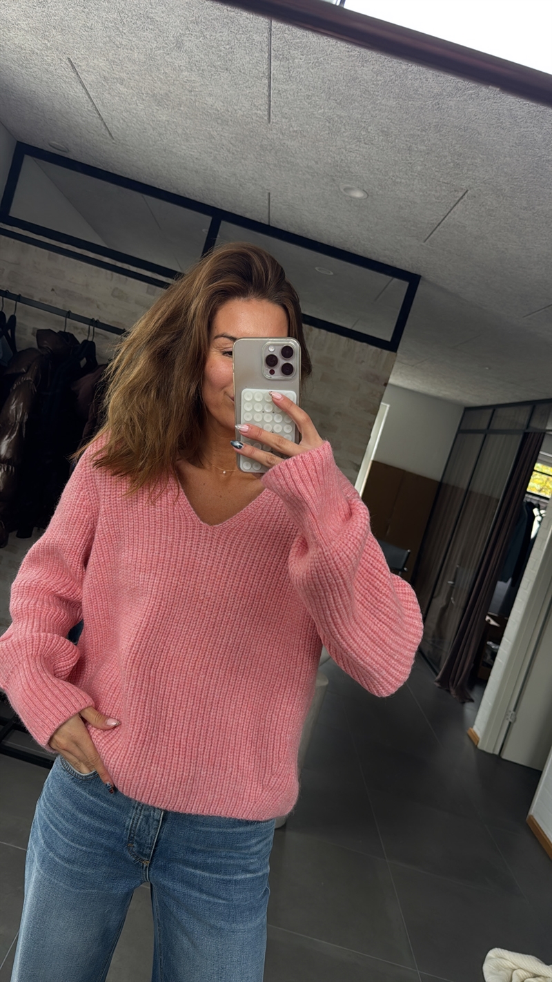 Closed, C96278, V- Neck Long Sleeve, Peony Pink