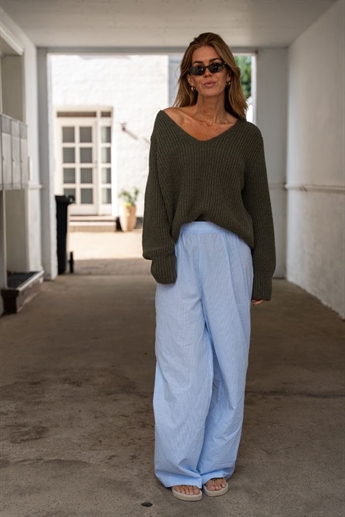 Closed, C96278, V- Neck Long Sleeve, Forrest Green