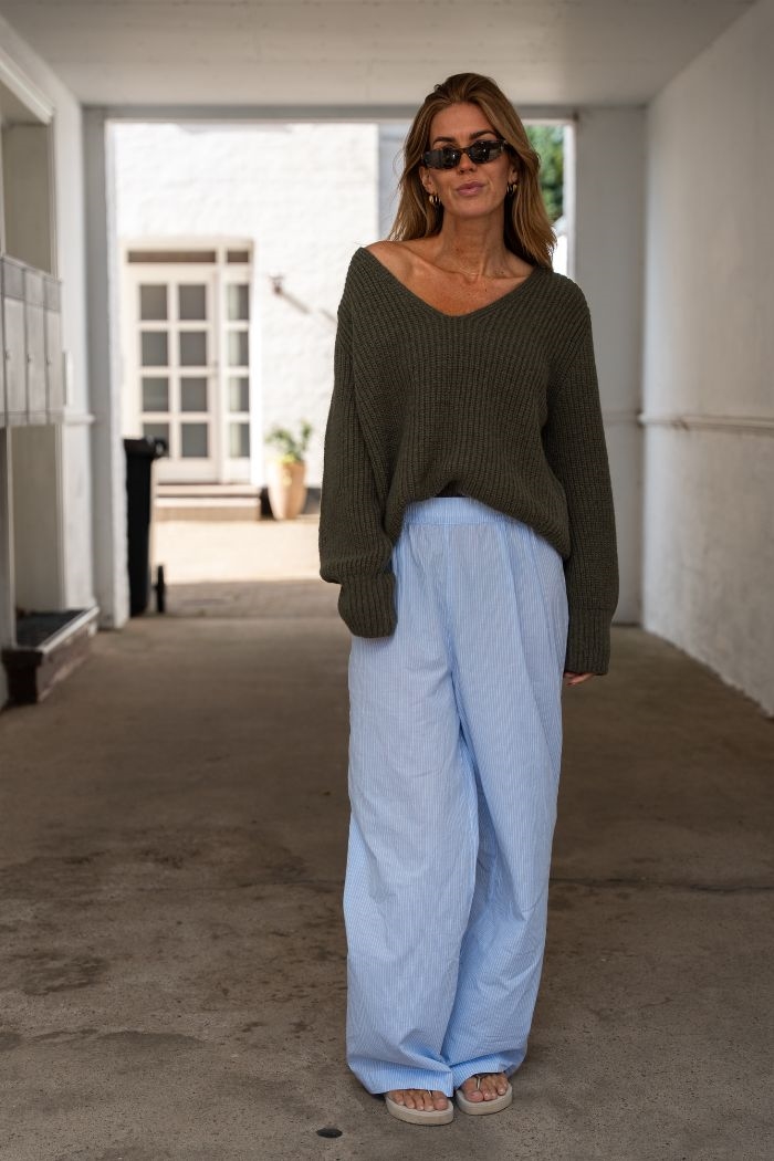 Closed, C96278, V- Neck Long Sleeve, Forrest Green