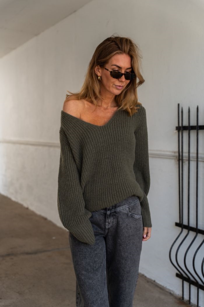 Closed, C96278, V- Neck Long Sleeve, Forrest Green