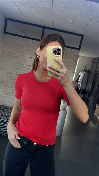 PRE-ORDER (Levering slu uge 7) Molly, Rib T-shirt, Poinsettia