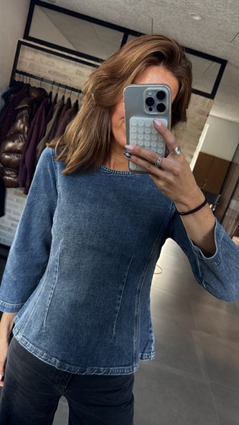 PRE-ORDER! (Levering midt uge 41) Rosa, Sculpture Top, Medium Blue Denim