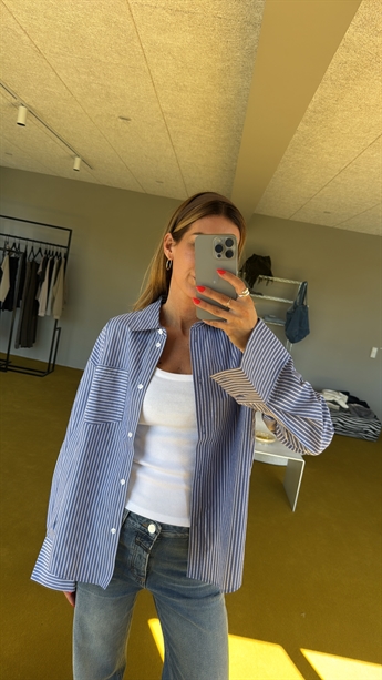 PRE-ORDER! (Levering uge 19) Zia, Relaxed Striped Shirt. Blue / White