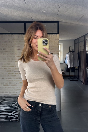PRE-ORDER (Levering slut uge 6) Molly, Rib T-shirt, Humus