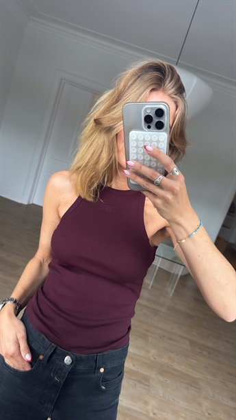 GESTUZ, Drew Rhinstone Tank Top, Aronia