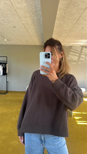 PREORDER! (Levering start uge 28) Rina, Boxy Sweat, Seal Brown
