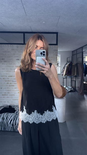 Alma Lace Top, Black