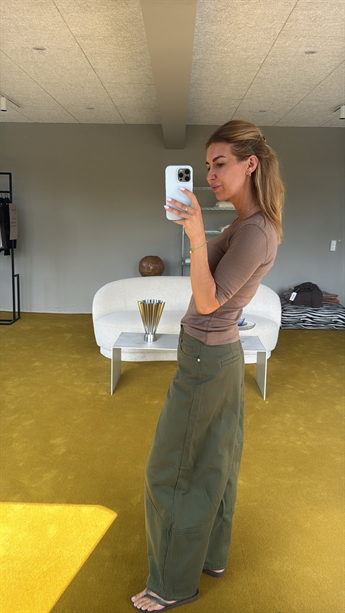 Nanna, MW Loose Pants, Bronze Green