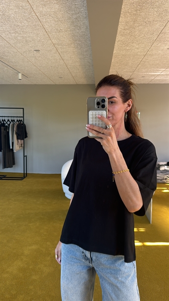 Gina, Boxy Tee, Black