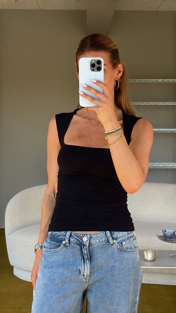 Bella Square Tee, Black