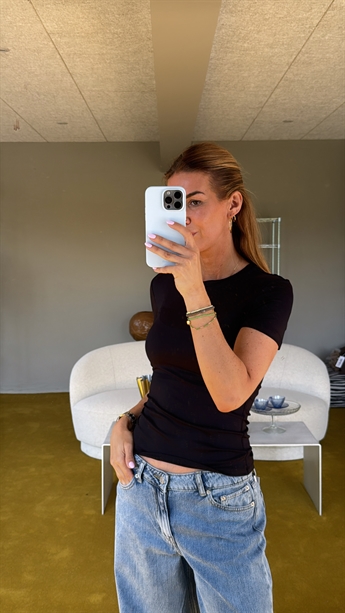 Lulu, Tee, Black