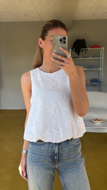 Minie, Flower Top, White