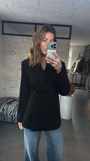 PRE-ORDER!! (Levering uge 45) Isabelle, Waisted Blazer, Black