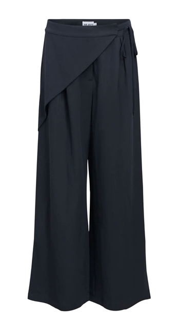Sagi, Wrap Pants, Sky Captain