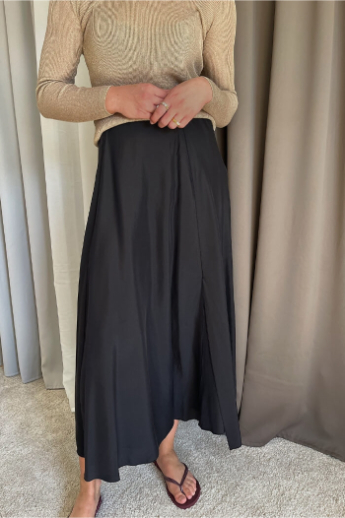 Pomandère, 1170/30193, Silk skirt, Black