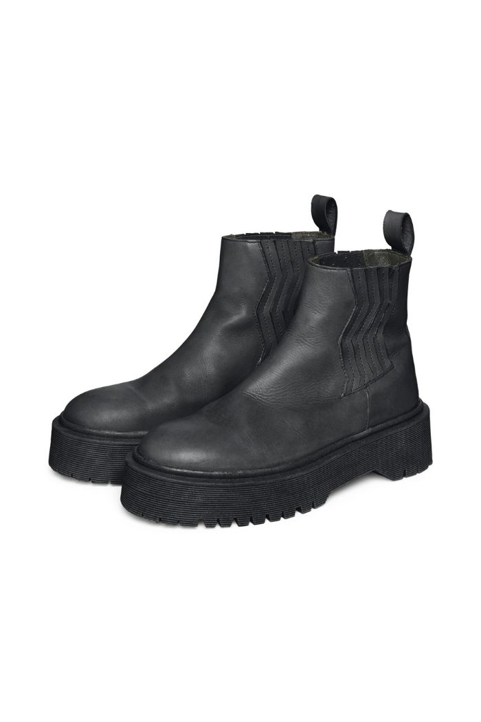gestuz marleegz chunky boots