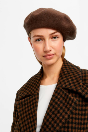 Object, Lina, Beret, Dark Earth